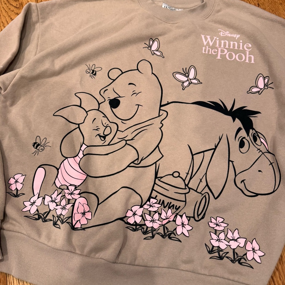 Disney Winnie the Pooh Tan Sweatshirt Sz Small NWOT - Picture 3 of 7